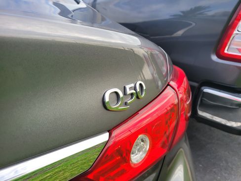 Used 2017 INFINITI Q50 Signature Edition RWD image 7