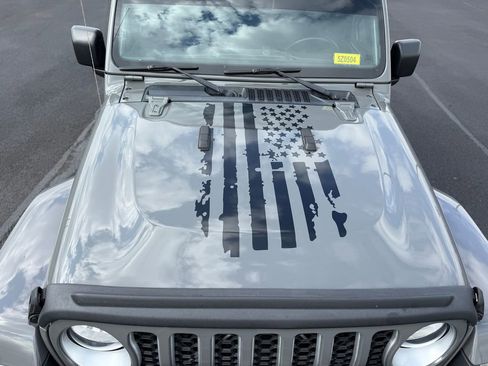 Used 2020 Jeep Gladiator Overland image 23