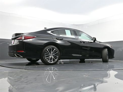 Used 2024 Lexus ES 350 w/ Premium Package image 34