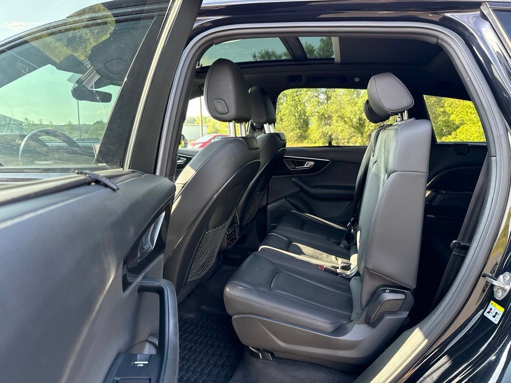 Used 2021 Audi Q7 3.0T Premium Plus AWD/4WD image 26