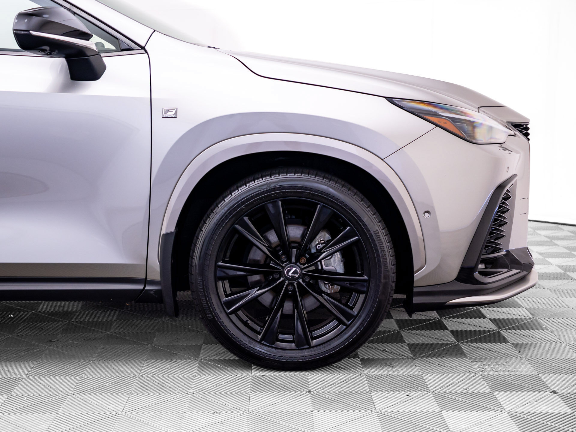 Used 2025 Lexus NX 450h+ F Sport w/ Accessory Package (2T) AWD/4WD image 31