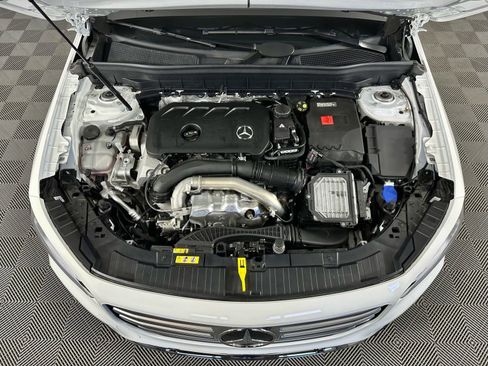 Used 2026 Mercedes-Benz GLB 250 4MATIC image 19