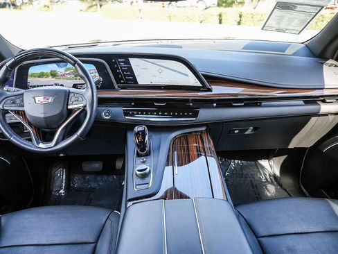 Used 2023 Cadillac Escalade Premium Luxury AWD/4WD image 12