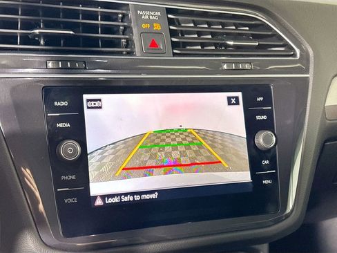 Used 2022 Volkswagen Tiguan SE image 16