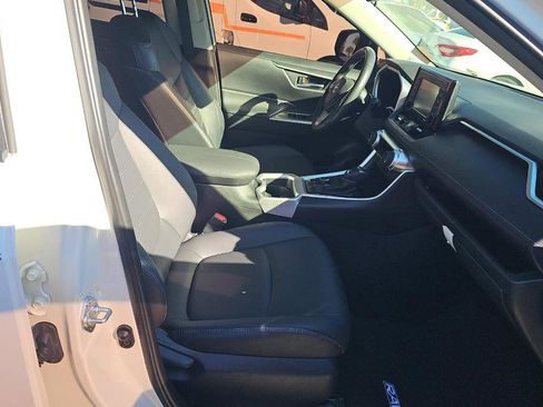 Used 2021 Toyota RAV4 XLE Premium image 13