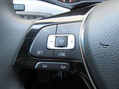 Used 2022 Volkswagen Passat 2.0T SE image 38