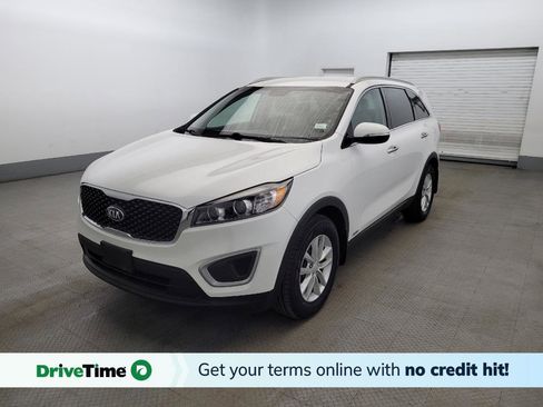 Used 2018 Kia Sorento LX image 1