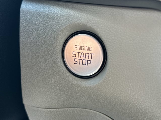 Used 2025 Kia Sorento EX w/ Panoramic Sunroof Package FWD image 17