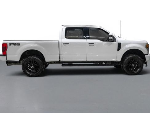 Used 2022 Ford F250 XLT w/ Black Appearance Package AWD/4WD image 5