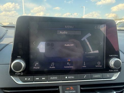 Used 2024 Nissan Altima 2.5 SV FWD image 16