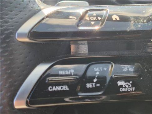 Used 2023 Mercedes-Benz C 300 Sedan image 12