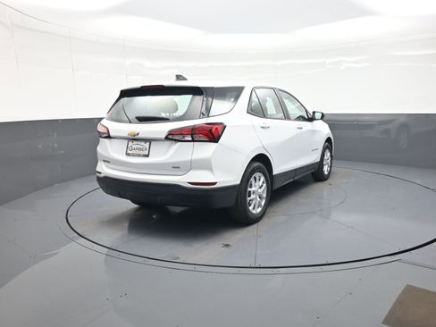 Used 2024 Chevrolet Equinox LS w/ Driver Confidence II Package AWD/4WD image 3