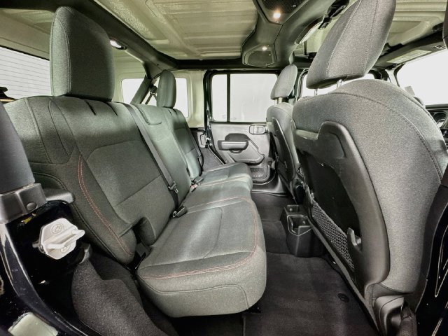 Used 2025 Jeep Wrangler Unlimited Rubicon AWD/4WD image 25