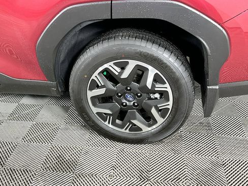 Certified 2025 Subaru Forester image 35
