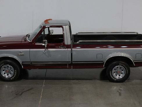 Used 1990 Ford F150 2WD Regular Cab image 11