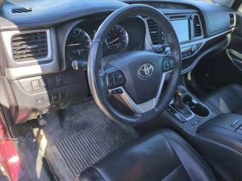 Used 2016 Toyota Highlander Limited image 10