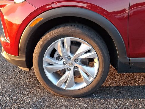 Certified 2024 Buick Encore GX Preferred FWD image 8
