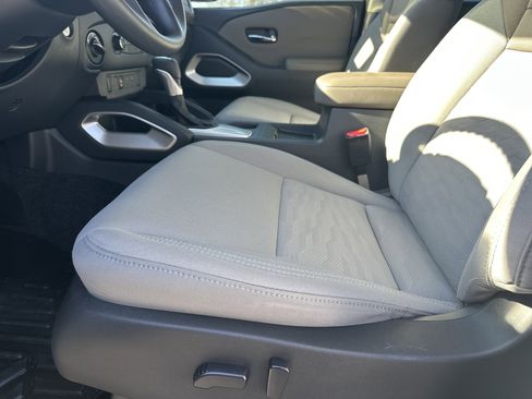 Used 2022 Nissan Frontier SV w/ Technology Package image 10