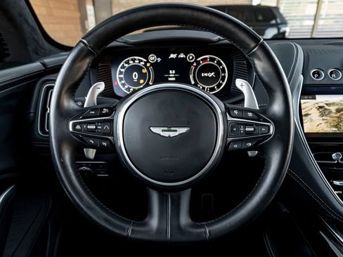 Used 2024 Aston Martin DBX AWD/4WD image 10