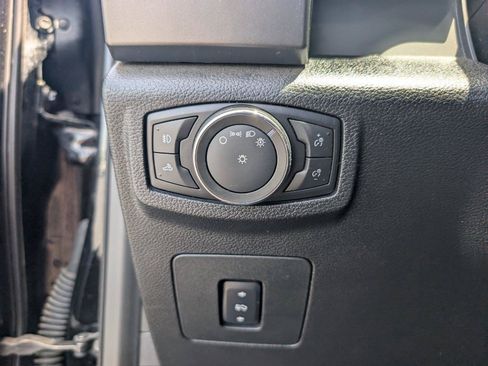 Used 2016 Ford F150 XLT w/ Equipment Group 302A Luxury AWD/4WD image 28