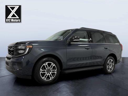 Used 2025 Ford Expedition Active AWD/4WD image 2