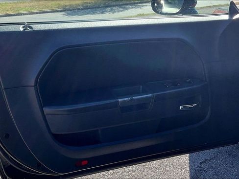 Used 2013 Dodge Challenger R/T image 19