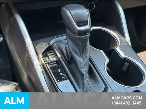 Used 2022 Toyota Highlander XLE FWD image 37