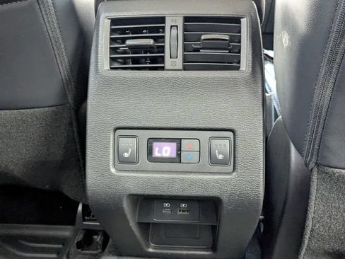 Used 2024 Mitsubishi Outlander SEL FWD image 18