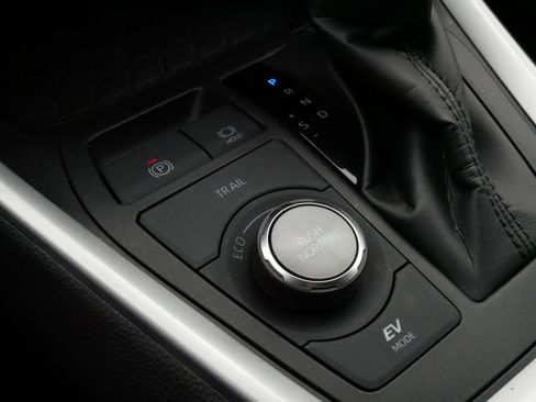 Certified 2024 Toyota RAV4 XSE AWD/4WD image 28