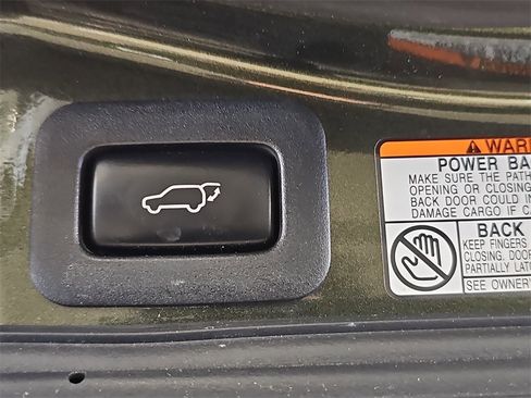 Used 2021 Lexus LX 570 4WD w/ Luxury Package image 16