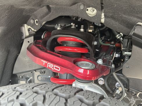 Used 2025 Toyota Tacoma TRD Pro AWD/4WD image 33
