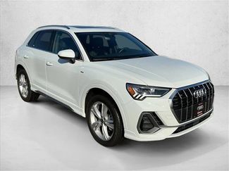 Used 2023 Audi Q3 2.0T Premium Plus w/ Premium Plus Package video 3