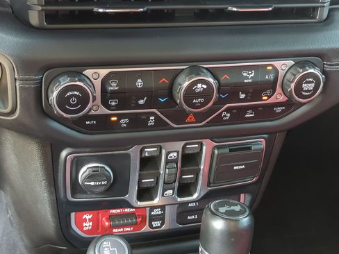 Used 2024 Jeep Wrangler Unlimited Rubicon 392 AWD/4WD image 26