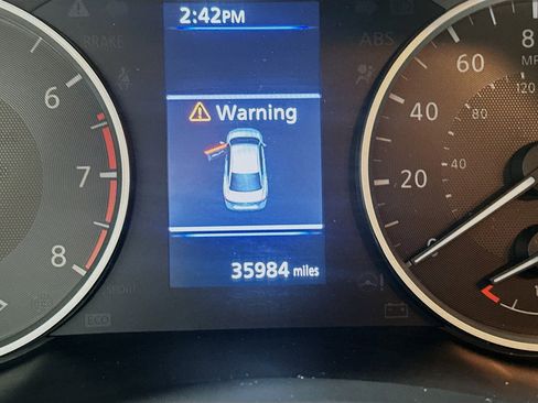 Used 2024 Nissan Sentra S FWD image 18