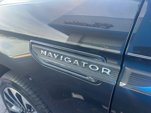 Used 2022 Lincoln Navigator L Reserve image 5