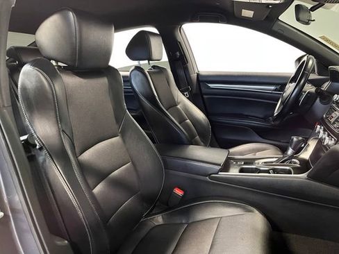 Used 2018 Honda Accord Sport image 9
