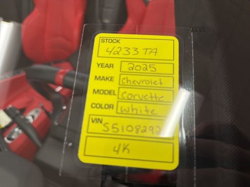 Used 2025 Chevrolet Corvette Stingray Premium Conv w/ Z51 Performance Package image 24