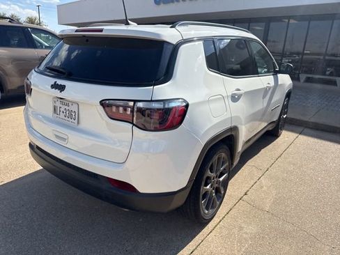 Used 2021 Jeep Compass Latitude image 3