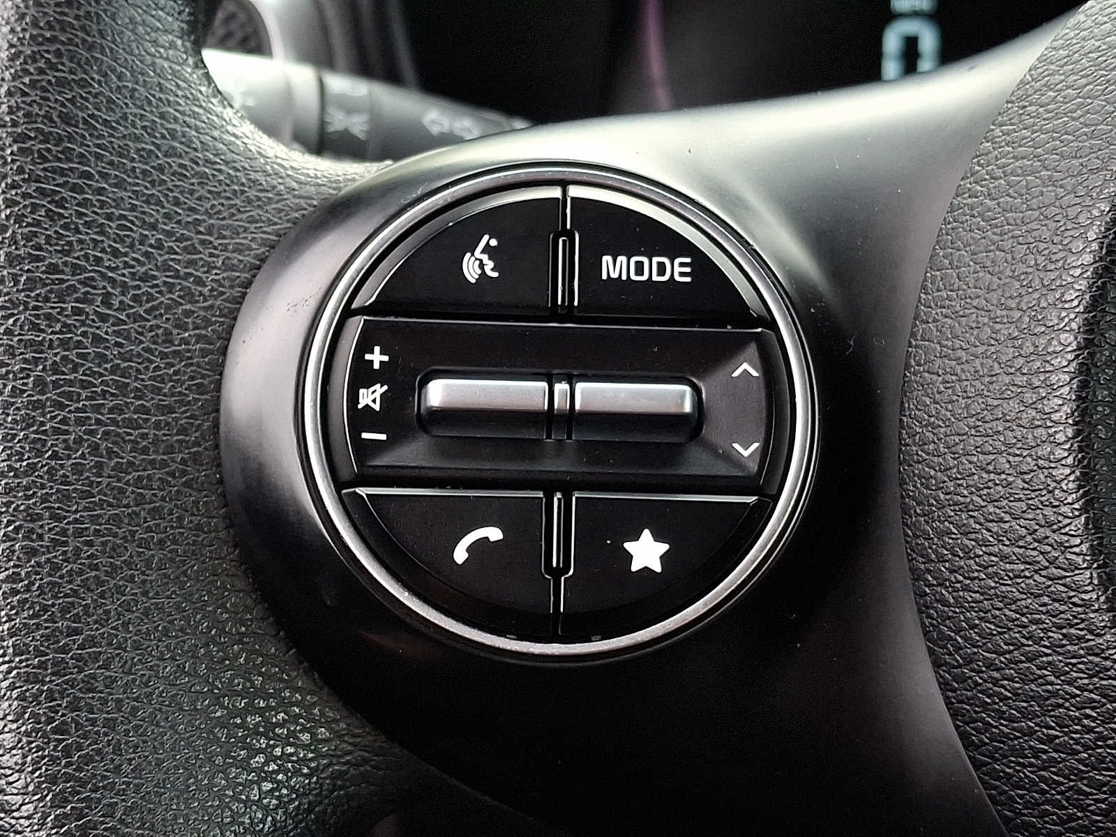 Used 2023 Kia Soul LX w/ LX Technology Package FWD image 19