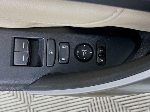 Used 2016 Honda Civic Touring image 22