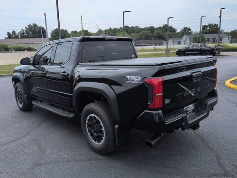 Certified 2025 Toyota Tacoma TRD Off-Road AWD/4WD image 5