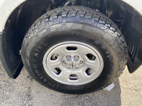 Used 2019 Nissan Frontier S image 8