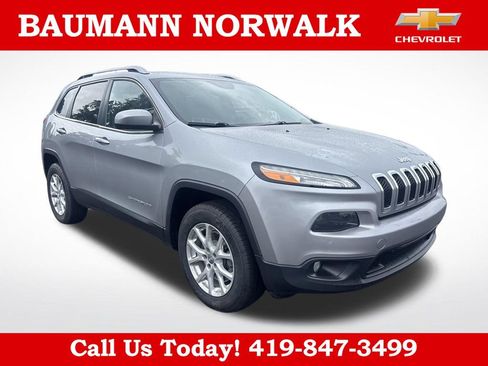 Used 2014 Jeep Cherokee Latitude AWD/4WD image 3