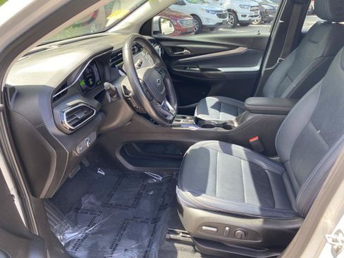 Used 2023 Chevrolet Bolt EUV LT w/ Convenience Package FWD image 14