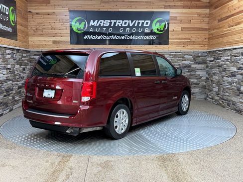 Used 2019 Dodge Grand Caravan SE w/ Power Convenience Group I FWD image 9