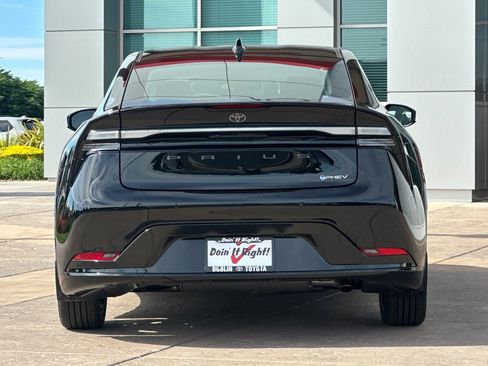 New 2027 Toyota Prius Plug-In Hybrid FWD image 5