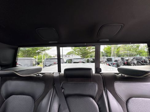 Used 2024 RAM 1500 Laramie AWD/4WD image 33