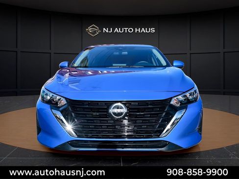 Used 2025 Nissan Sentra SV image 3