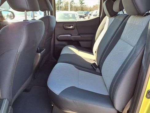 Used 2023 Toyota Tacoma TRD Off-Road w/ Technology Package image 18