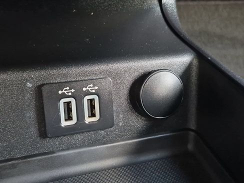 Used 2019 Ford Fusion SE FWD image 31